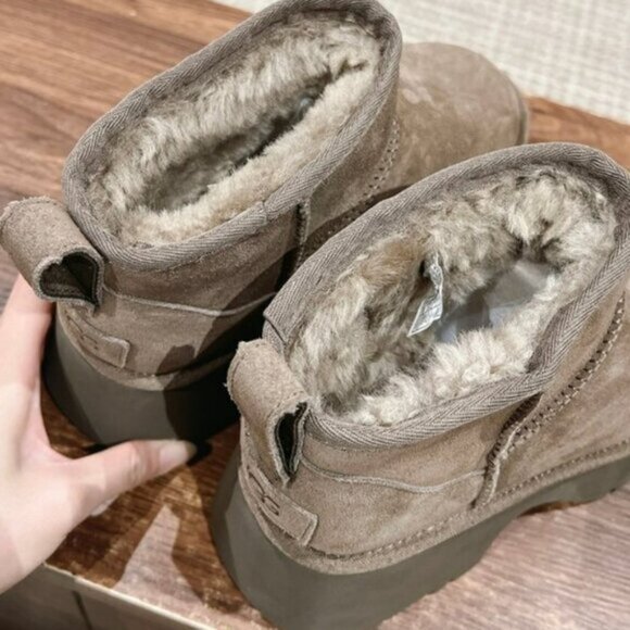 UGG Classic Ultra Mini New Heights Boot - Picture 8 of 9
